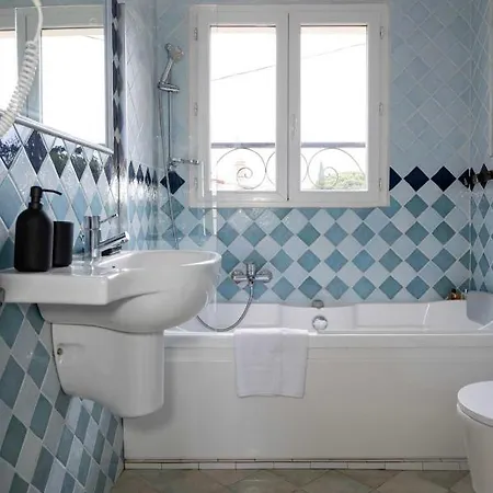 Amazing With Swimming Pool And Parking - Centre - 2b * Saint-Tropez