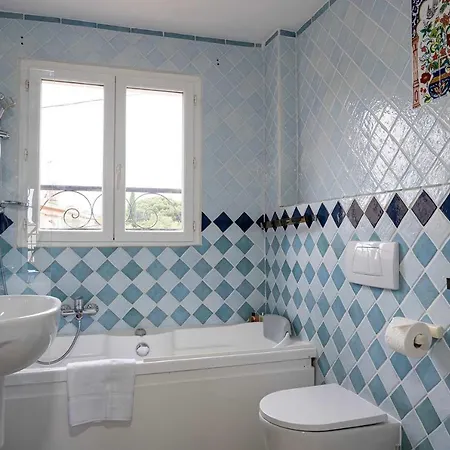 Villa Amazing With Swimming Pool And Parking - Centre - 2b *